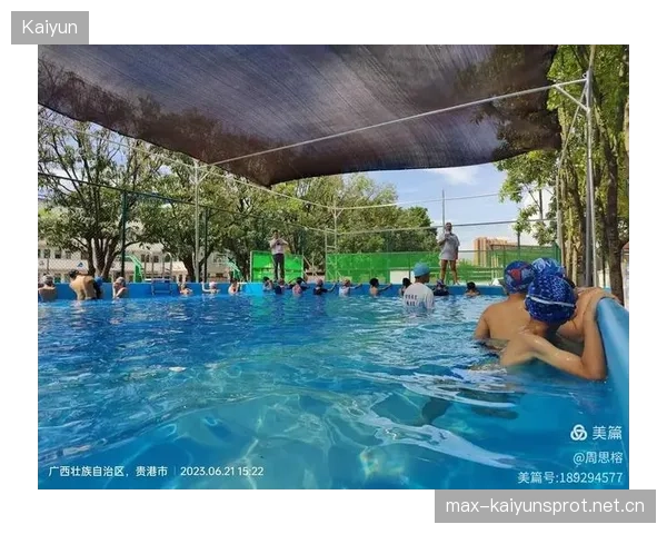 游泳选手憋气冲刺姿态完美——揭秘水中极速的奥秘